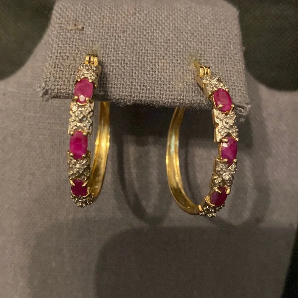 Vintage 925 gold plated ruby hoop with x & o's pierced earrings